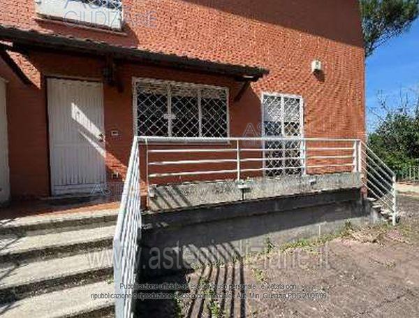A Three-Level Villa Opportunity in Rome: Via Francesco Paolo Bonifacio 201